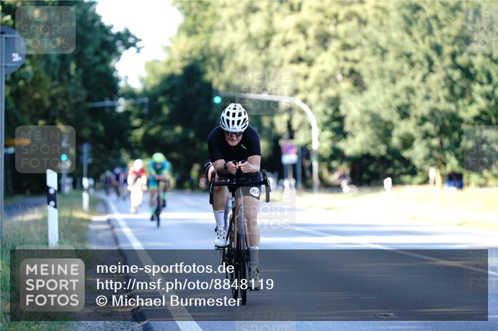 07.09.2025 - 19. Norderstedt Triathlon Michael Burmester http://msf.ph/oto/8848119 07.09.2025 16:20:19 Radfahren 1475 meine-sportfotos.de