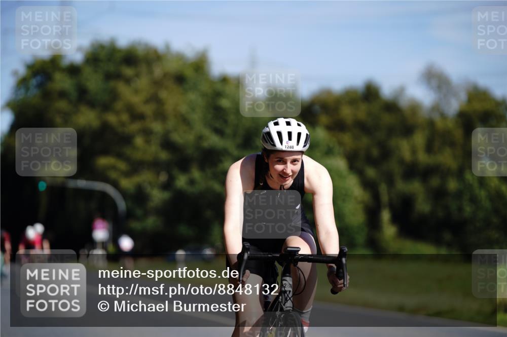 07.09.2025 - 19. Norderstedt Triathlon Michael Burmester http://msf.ph/oto/8848132 07.09.2025 11:34:57 Radfahren 1288 meine-sportfotos.de