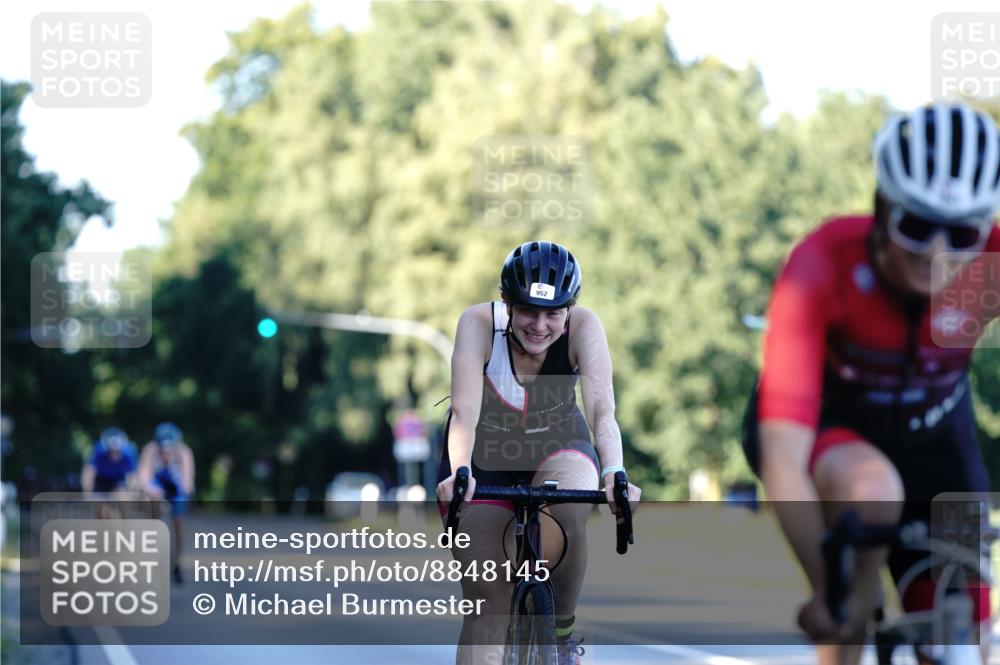 07.09.2025 - 19. Norderstedt Triathlon Michael Burmester http://msf.ph/oto/8848145 07.09.2025 16:20:28 Radfahren 952, 1061, 1623 meine-sportfotos.de