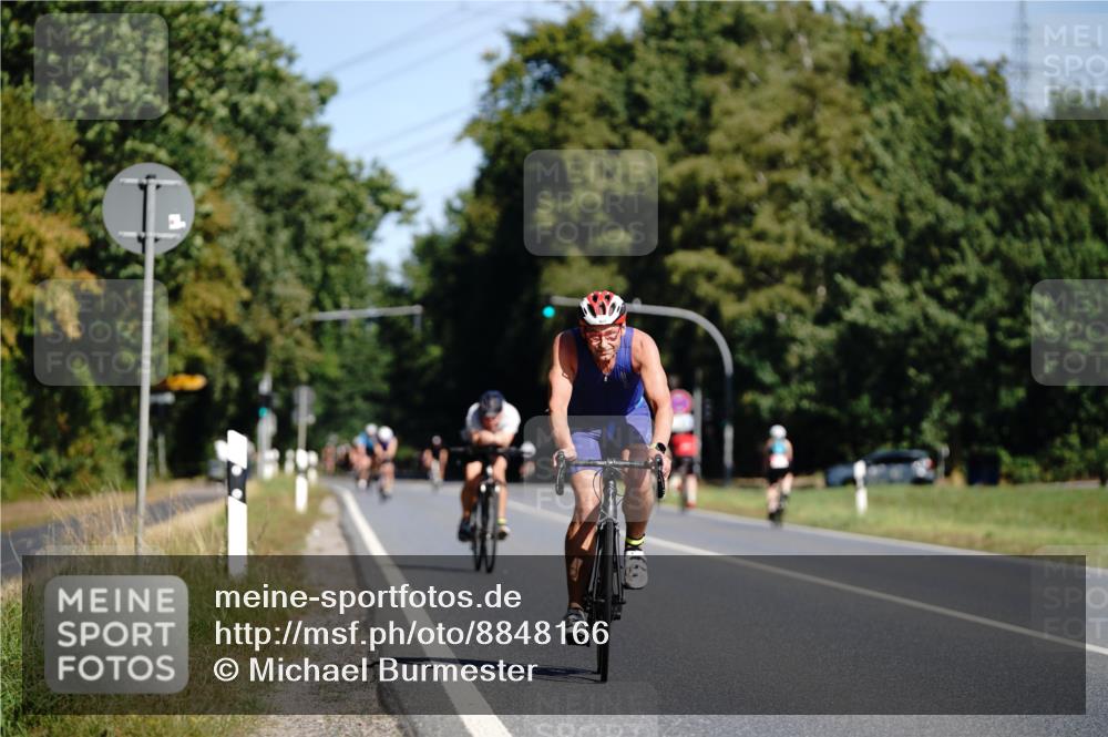 07.09.2025 - 19. Norderstedt Triathlon Michael Burmester http://msf.ph/oto/8848166 07.09.2025 11:35:08 Radfahren 228, 821 meine-sportfotos.de