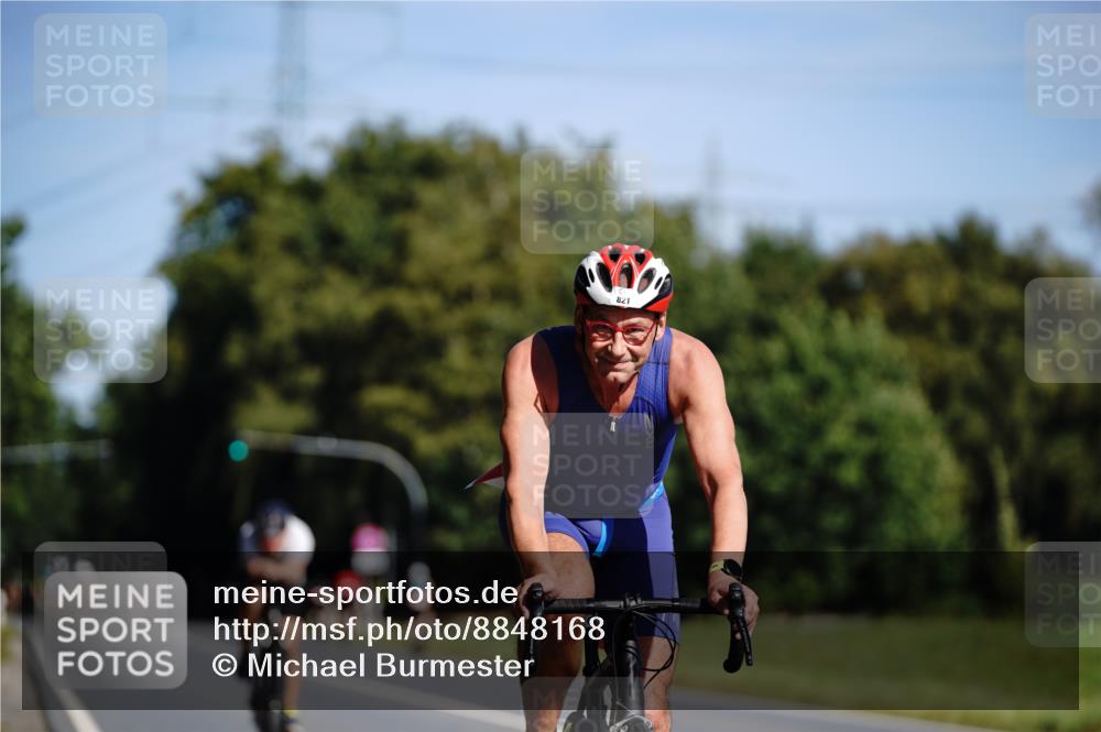 07.09.2025 - 19. Norderstedt Triathlon Michael Burmester http://msf.ph/oto/8848168 07.09.2025 11:35:09 Radfahren 801, 821 meine-sportfotos.de