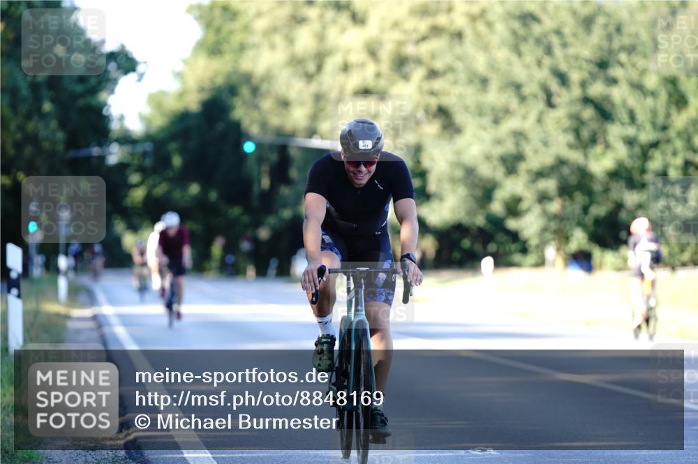 07.09.2025 - 19. Norderstedt Triathlon Michael Burmester http://msf.ph/oto/8848169 07.09.2025 16:20:49 Radfahren 401 meine-sportfotos.de