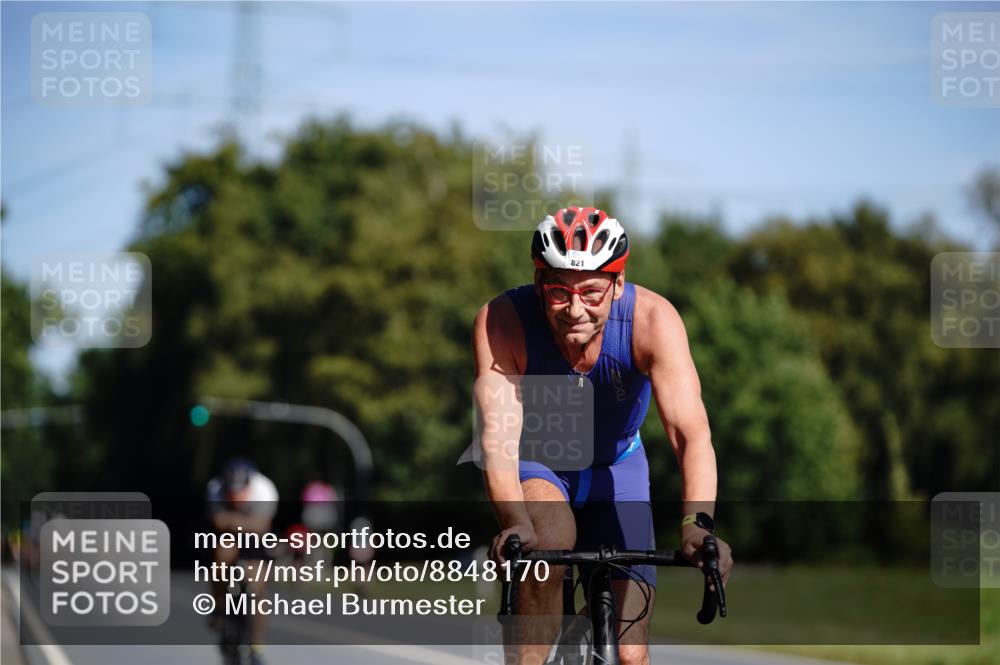 07.09.2025 - 19. Norderstedt Triathlon Michael Burmester http://msf.ph/oto/8848170 07.09.2025 11:35:09 Radfahren 801, 821 meine-sportfotos.de