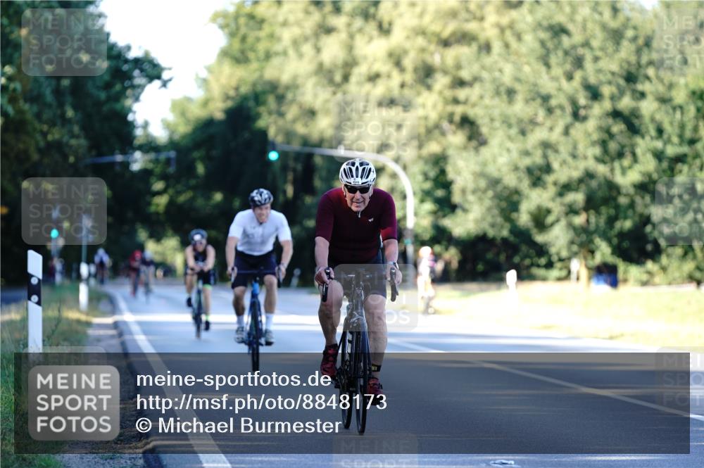 07.09.2025 - 19. Norderstedt Triathlon Michael Burmester http://msf.ph/oto/8848173 07.09.2025 16:20:53 Radfahren 401, 1515 meine-sportfotos.de