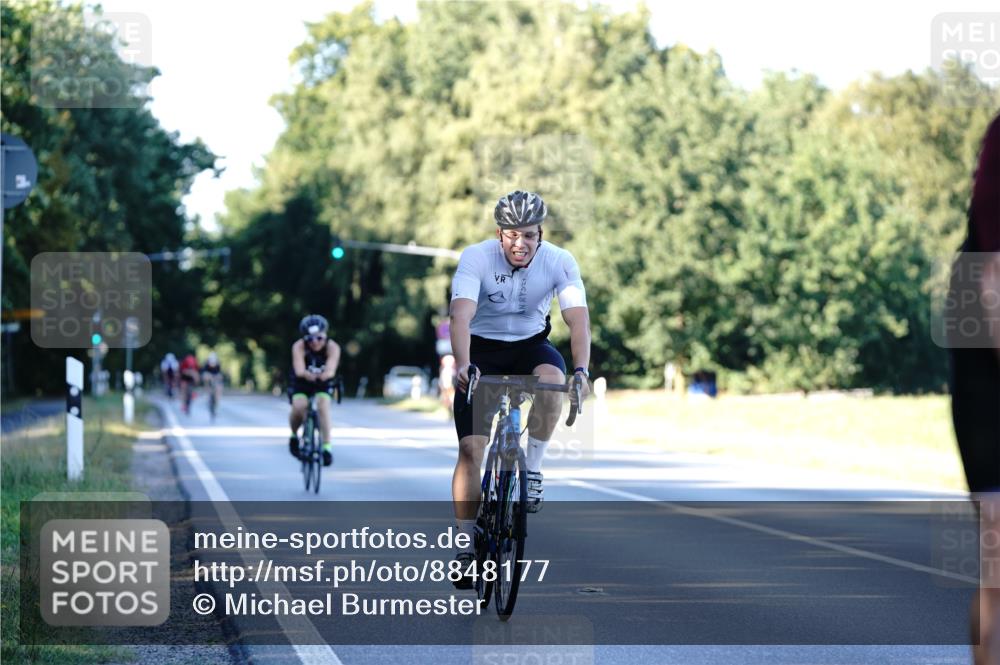 07.09.2025 - 19. Norderstedt Triathlon Michael Burmester http://msf.ph/oto/8848177 07.09.2025 16:20:56 Radfahren 1086, 1515, 1546 meine-sportfotos.de