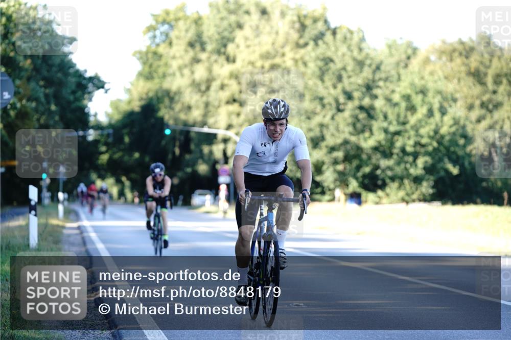 07.09.2025 - 19. Norderstedt Triathlon Michael Burmester http://msf.ph/oto/8848179 07.09.2025 16:20:56 Radfahren 1086, 1515, 1546 meine-sportfotos.de