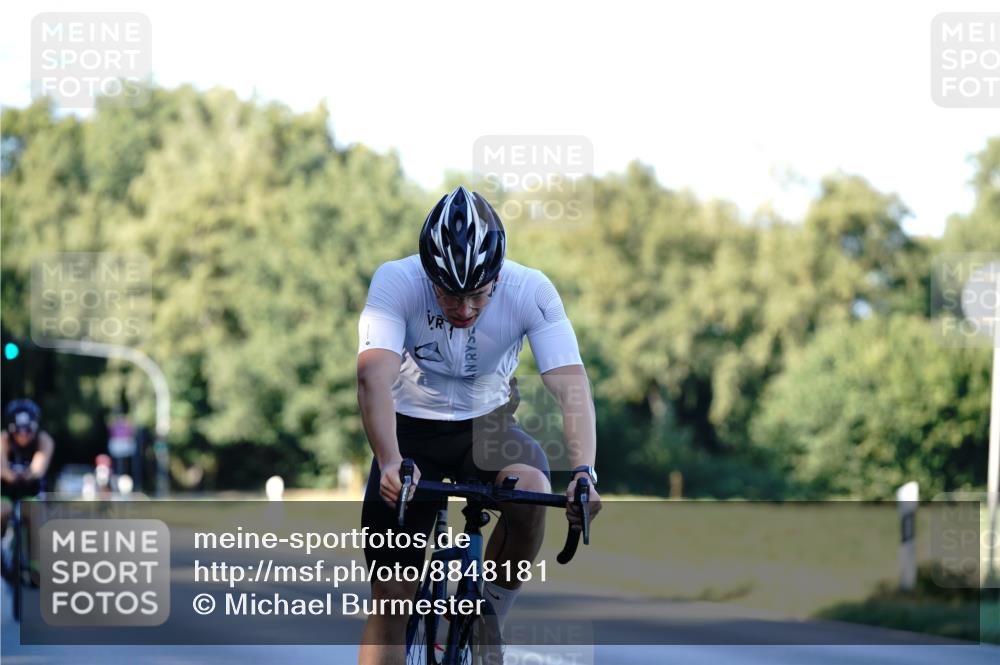 07.09.2025 - 19. Norderstedt Triathlon Michael Burmester http://msf.ph/oto/8848181 07.09.2025 16:20:56 Radfahren 1086, 1515, 1546 meine-sportfotos.de
