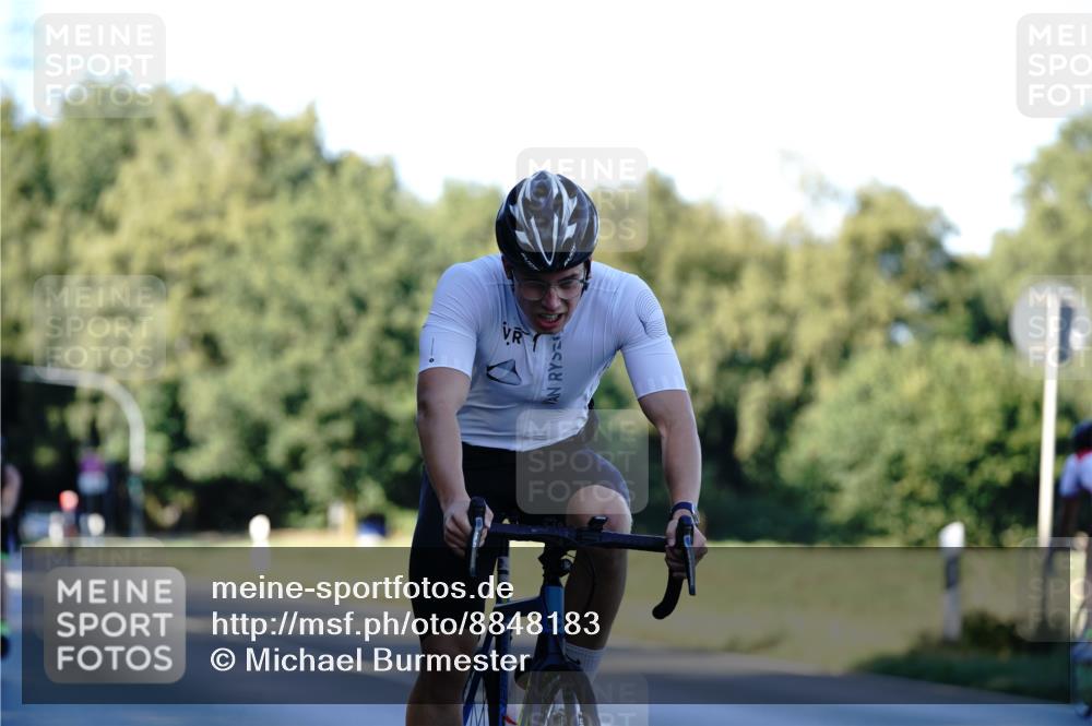 07.09.2025 - 19. Norderstedt Triathlon Michael Burmester http://msf.ph/oto/8848183 07.09.2025 16:20:57 Radfahren 1086, 1515, 1546 meine-sportfotos.de