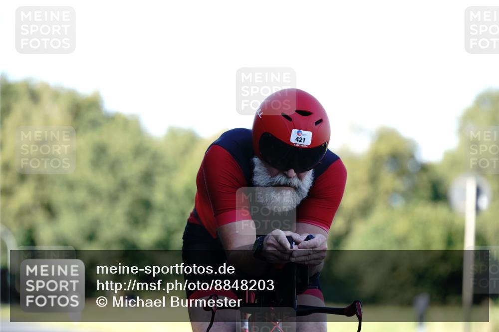07.09.2025 - 19. Norderstedt Triathlon Michael Burmester http://msf.ph/oto/8848203 07.09.2025 16:21:08 Radfahren 421, 1102 meine-sportfotos.de
