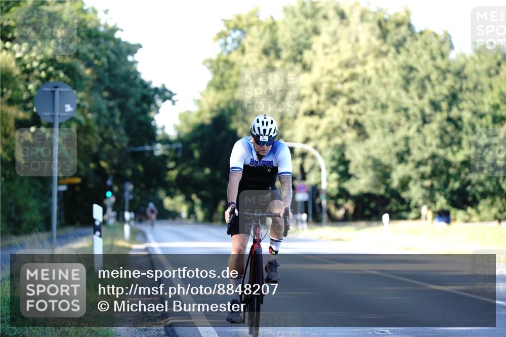 07.09.2025 - 19. Norderstedt Triathlon Michael Burmester http://msf.ph/oto/8848207 07.09.2025 16:21:15 Radfahren 1400 meine-sportfotos.de