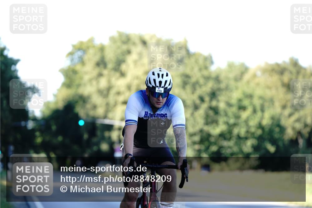07.09.2025 - 19. Norderstedt Triathlon Michael Burmester http://msf.ph/oto/8848209 07.09.2025 16:21:16 Radfahren 1400 meine-sportfotos.de