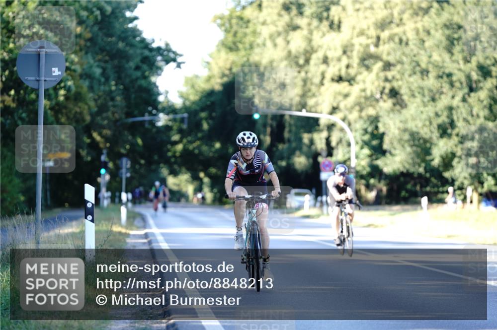 07.09.2025 - 19. Norderstedt Triathlon Michael Burmester http://msf.ph/oto/8848213 07.09.2025 16:21:32 Radfahren 926 meine-sportfotos.de