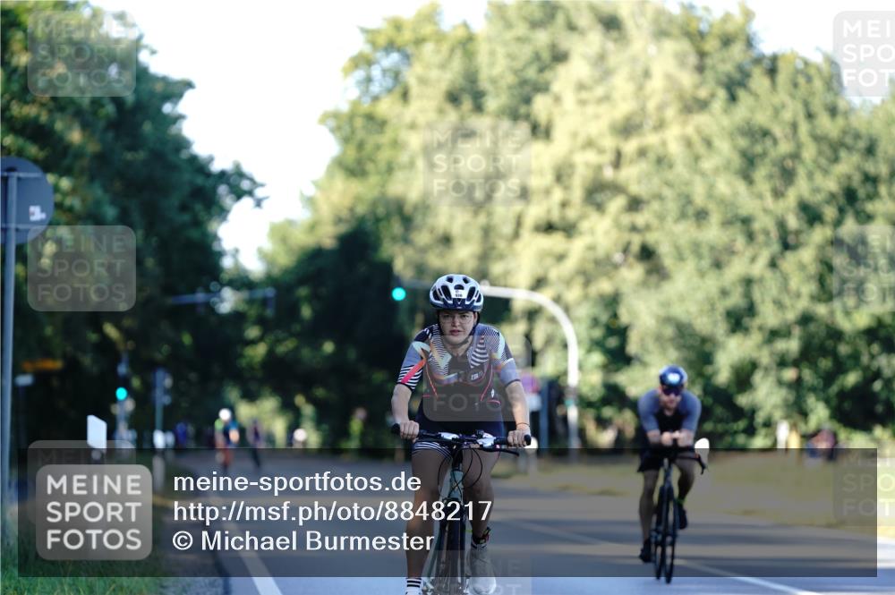 07.09.2025 - 19. Norderstedt Triathlon Michael Burmester http://msf.ph/oto/8848217 07.09.2025 16:21:33 Radfahren 926, 1472 meine-sportfotos.de