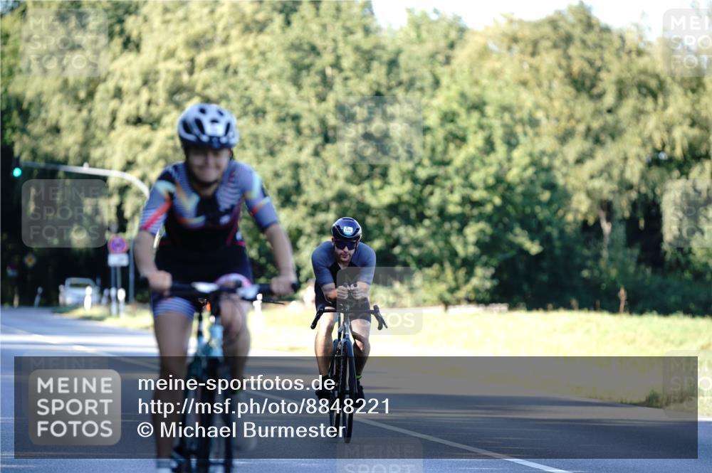 07.09.2025 - 19. Norderstedt Triathlon Michael Burmester http://msf.ph/oto/8848221 07.09.2025 16:21:34 Radfahren 926, 1472 meine-sportfotos.de
