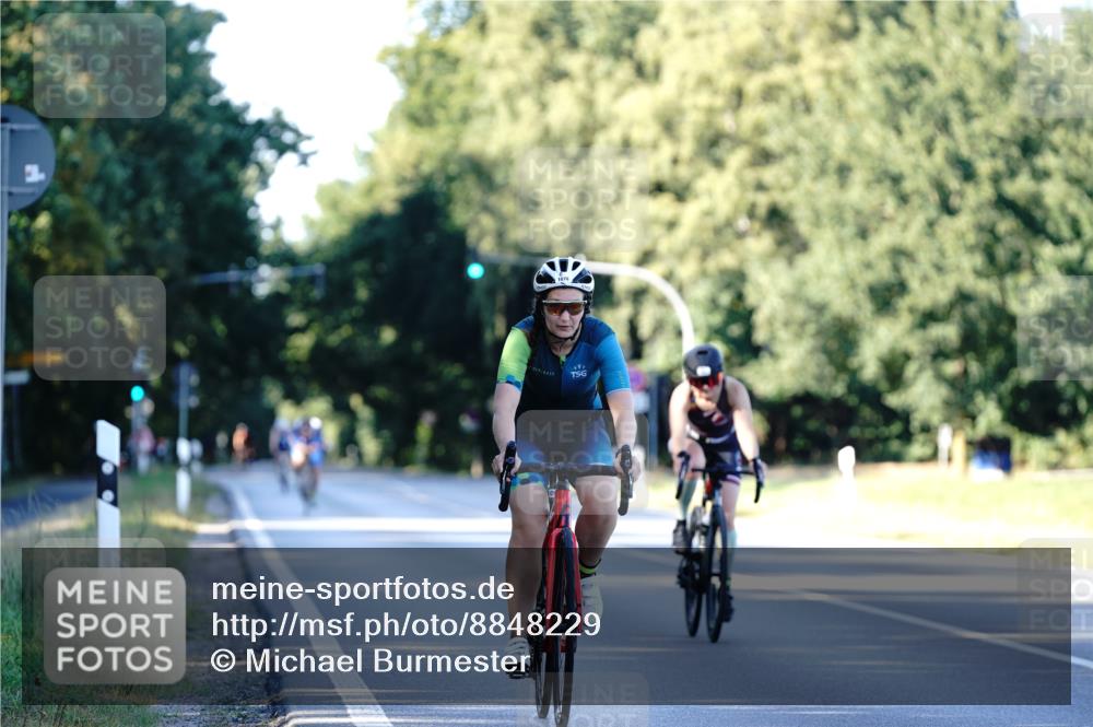 07.09.2025 - 19. Norderstedt Triathlon Michael Burmester http://msf.ph/oto/8848229 07.09.2025 16:21:45 Radfahren 1055, 1078 meine-sportfotos.de