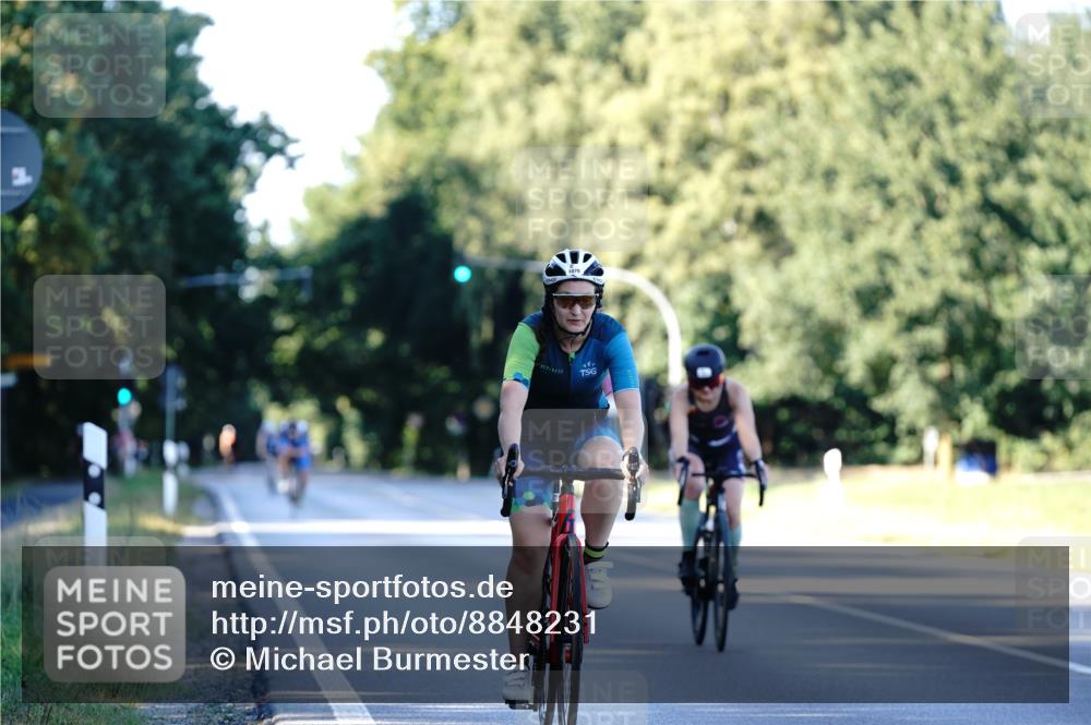 07.09.2025 - 19. Norderstedt Triathlon Michael Burmester http://msf.ph/oto/8848231 07.09.2025 16:21:45 Radfahren 1055, 1078 meine-sportfotos.de