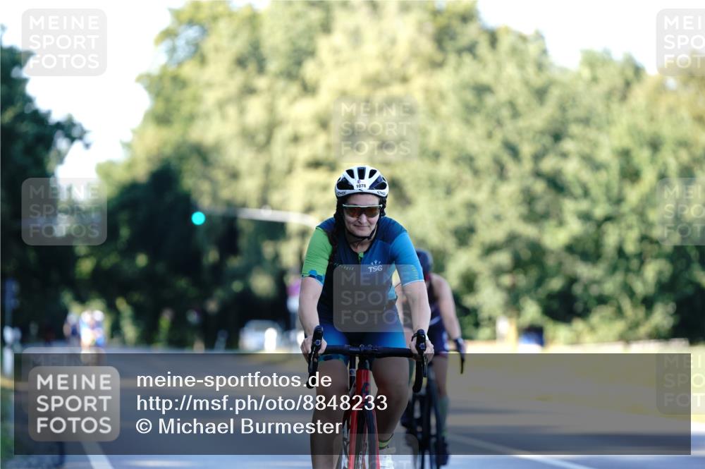 07.09.2025 - 19. Norderstedt Triathlon Michael Burmester http://msf.ph/oto/8848233 07.09.2025 16:21:45 Radfahren 1055, 1078 meine-sportfotos.de