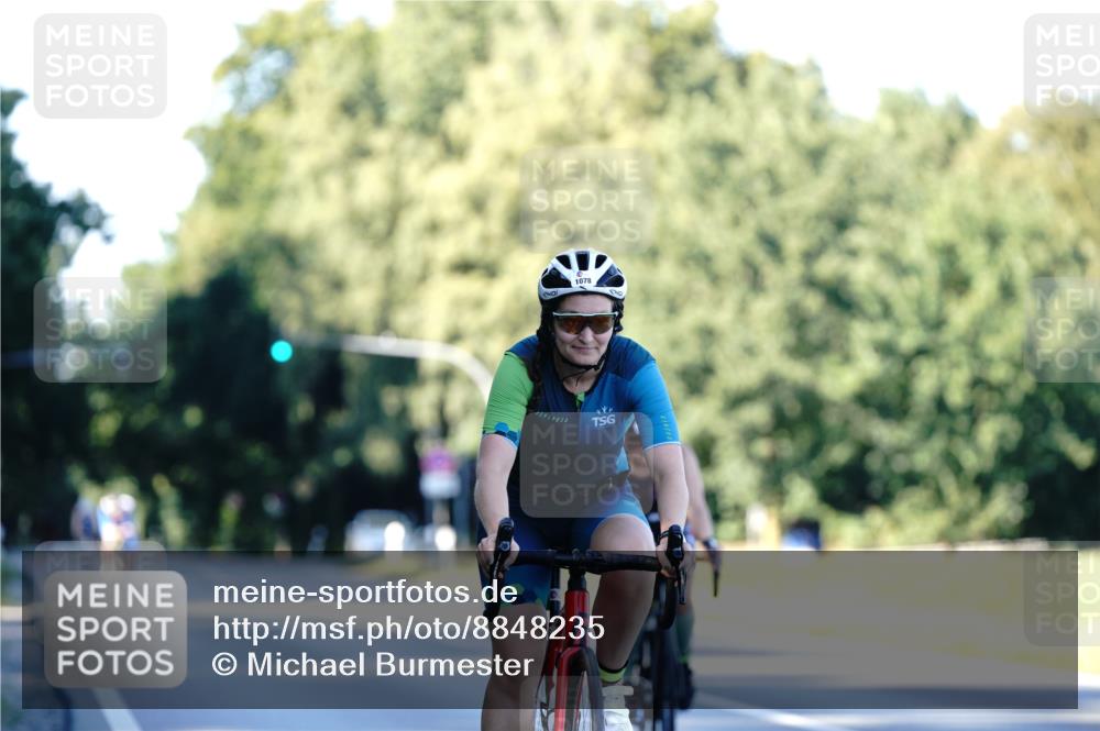07.09.2025 - 19. Norderstedt Triathlon Michael Burmester http://msf.ph/oto/8848235 07.09.2025 16:21:46 Radfahren 1055, 1078 meine-sportfotos.de