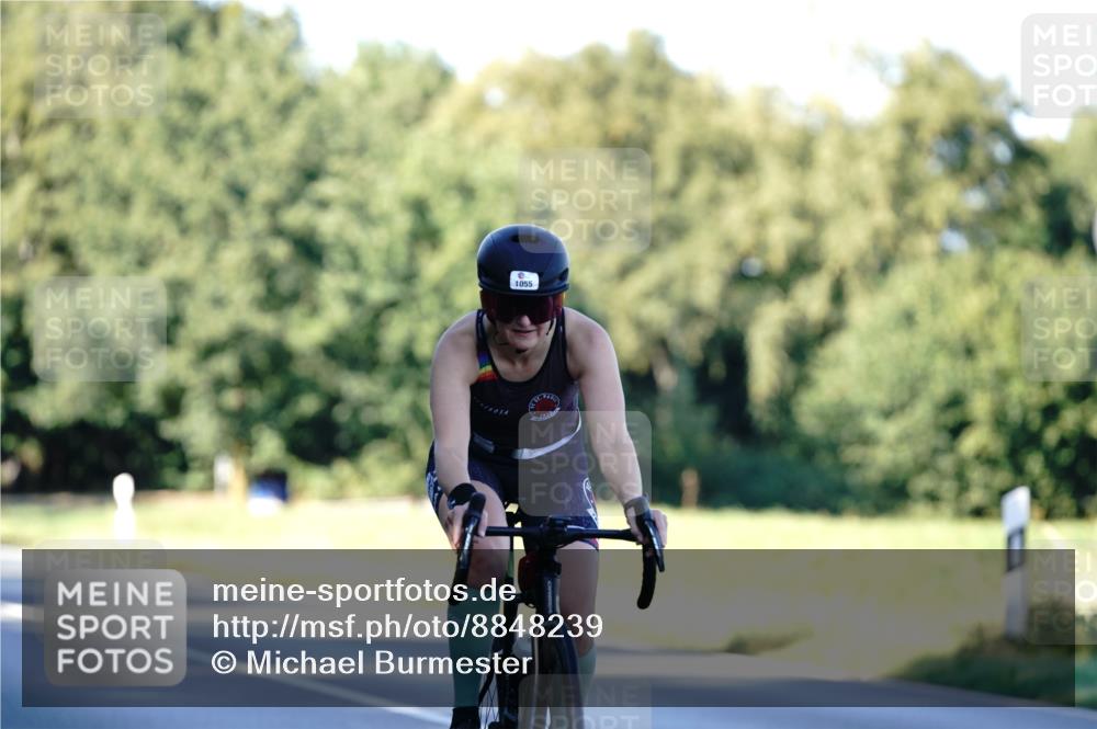 07.09.2025 - 19. Norderstedt Triathlon Michael Burmester http://msf.ph/oto/8848239 07.09.2025 16:21:47 Radfahren 1055, 1078 meine-sportfotos.de