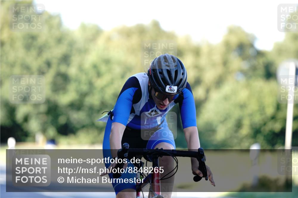 07.09.2025 - 19. Norderstedt Triathlon Michael Burmester http://msf.ph/oto/8848265 07.09.2025 16:22:13 Radfahren 915, 1057, 1420 meine-sportfotos.de