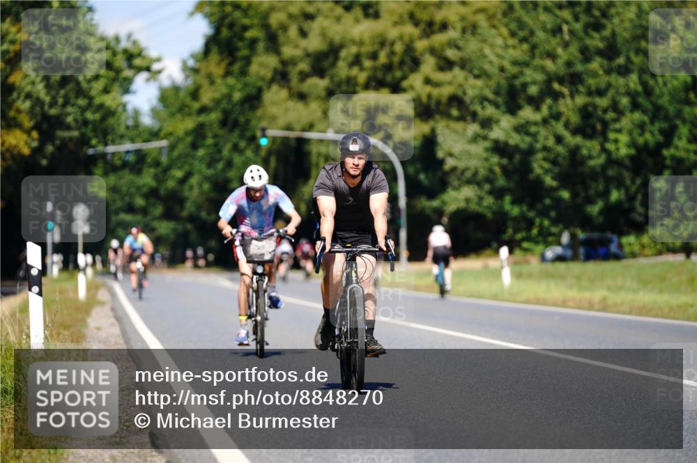 07.09.2025 - 19. Norderstedt Triathlon Michael Burmester http://msf.ph/oto/8848270 07.09.2025 13:10:18 Radfahren 320, 331 meine-sportfotos.de
