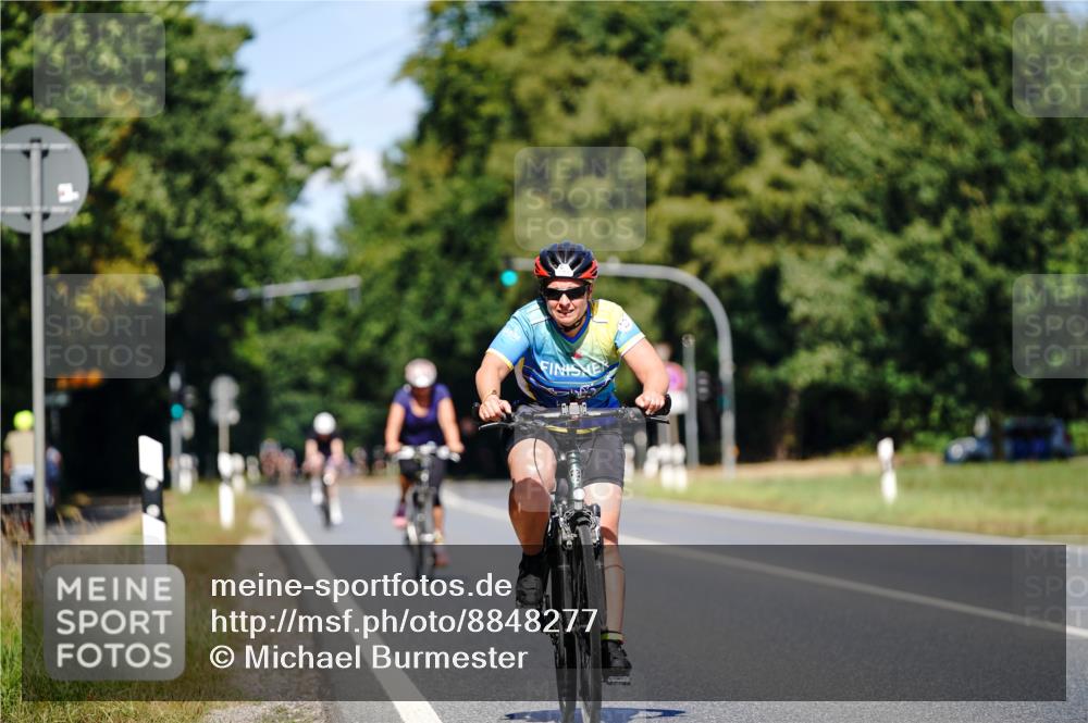 07.09.2025 - 19. Norderstedt Triathlon Michael Burmester http://msf.ph/oto/8848277 07.09.2025 13:10:27 Radfahren 1353 meine-sportfotos.de