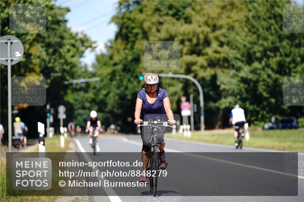 07.09.2025 - 19. Norderstedt Triathlon Michael Burmester http://msf.ph/oto/8848279 07.09.2025 13:10:31 Radfahren 350, 1353 meine-sportfotos.de