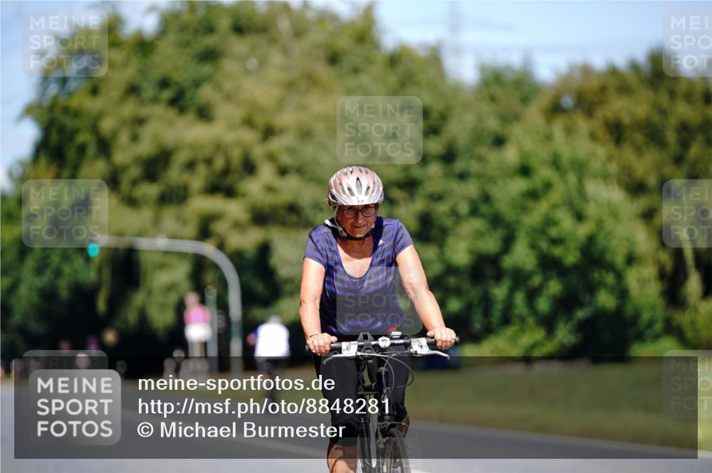 07.09.2025 - 19. Norderstedt Triathlon Michael Burmester http://msf.ph/oto/8848281 07.09.2025 13:10:32 Radfahren 350, 1353 meine-sportfotos.de