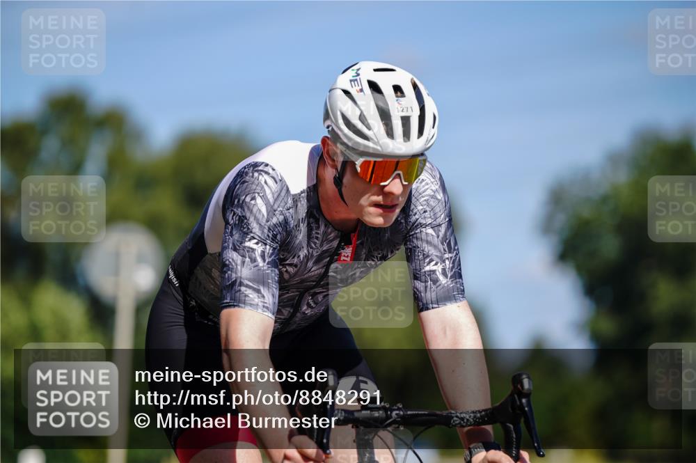 07.09.2025 - 19. Norderstedt Triathlon Michael Burmester http://msf.ph/oto/8848291 07.09.2025 13:11:11 Radfahren 1271 meine-sportfotos.de