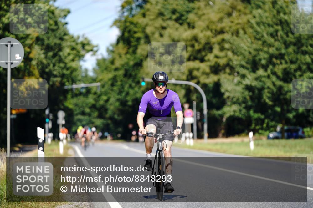 07.09.2025 - 19. Norderstedt Triathlon Michael Burmester http://msf.ph/oto/8848293 07.09.2025 13:11:38 Radfahren 298 meine-sportfotos.de