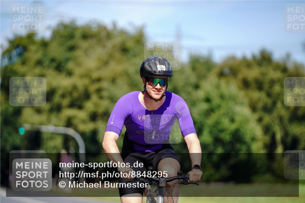 07.09.2025 - 19. Norderstedt Triathlon Michael Burmester http://msf.ph/oto/8848295 07.09.2025 13:11:40 Radfahren 298 meine-sportfotos.de