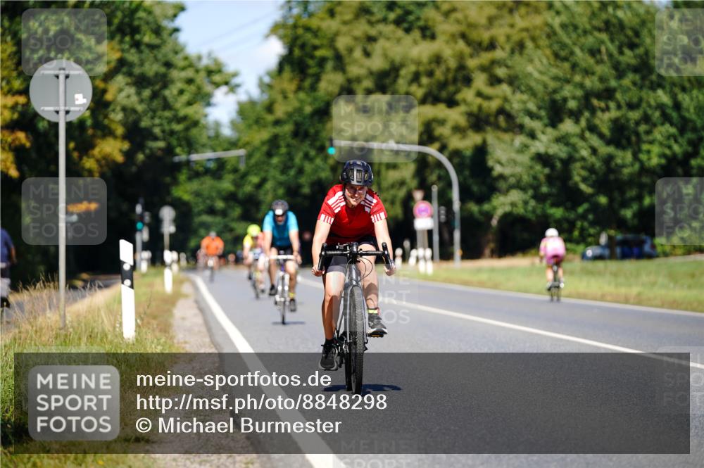 07.09.2025 - 19. Norderstedt Triathlon Michael Burmester http://msf.ph/oto/8848298 07.09.2025 13:11:49 Radfahren 841 meine-sportfotos.de
