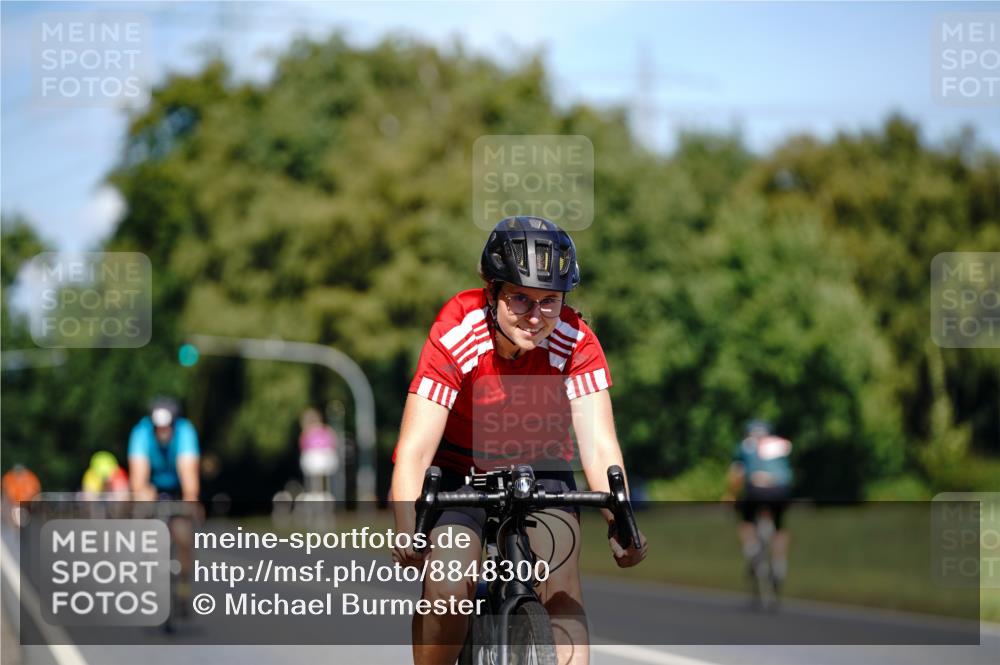 07.09.2025 - 19. Norderstedt Triathlon Michael Burmester http://msf.ph/oto/8848300 07.09.2025 13:11:51 Radfahren 841 meine-sportfotos.de