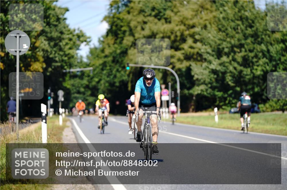 07.09.2025 - 19. Norderstedt Triathlon Michael Burmester http://msf.ph/oto/8848302 07.09.2025 13:11:52 Radfahren 841, 1352 meine-sportfotos.de