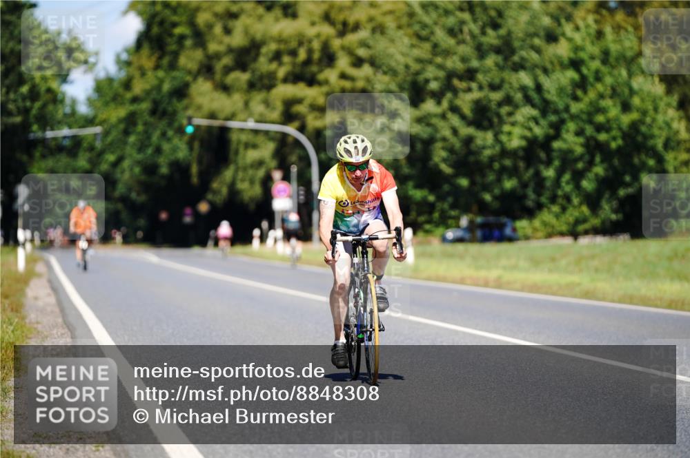 07.09.2025 - 19. Norderstedt Triathlon Michael Burmester http://msf.ph/oto/8848308 07.09.2025 13:11:58 Radfahren 332, 777, 1352 meine-sportfotos.de