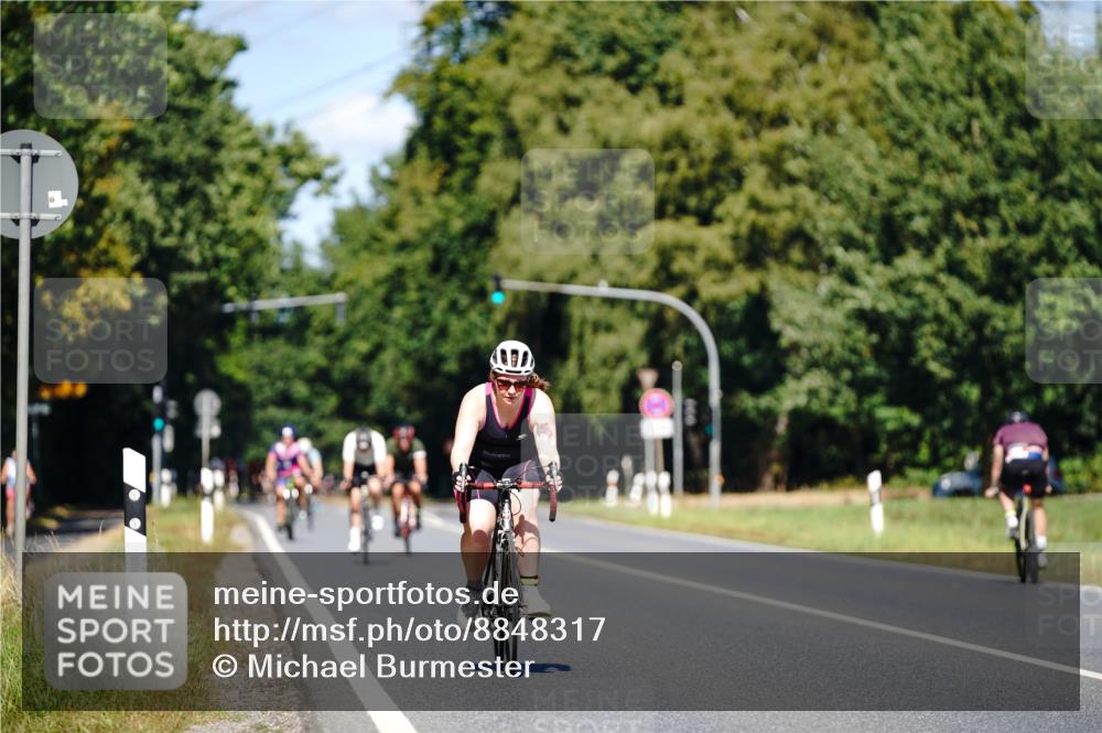 07.09.2025 - 19. Norderstedt Triathlon Michael Burmester http://msf.ph/oto/8848317 07.09.2025 13:12:47 Radfahren 316 meine-sportfotos.de