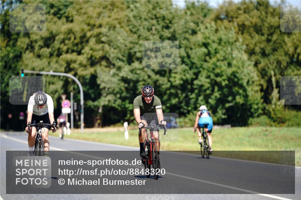 07.09.2025 - 19. Norderstedt Triathlon Michael Burmester http://msf.ph/oto/8848320 07.09.2025 13:12:52 Radfahren 316, 344, 354 meine-sportfotos.de