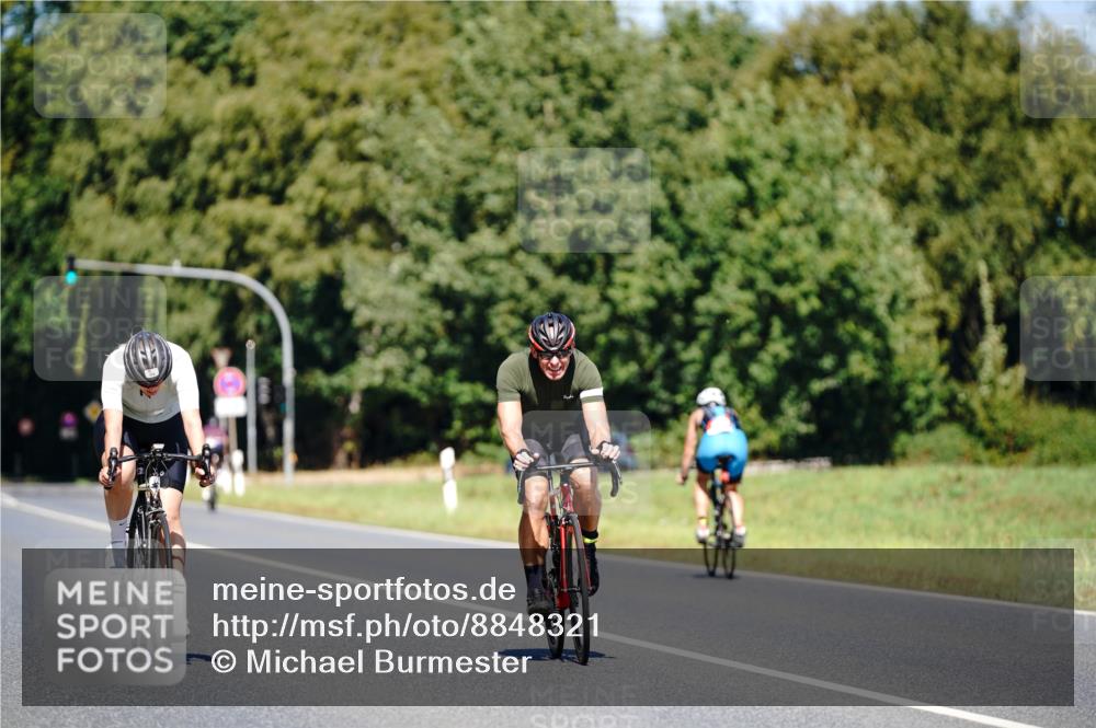 07.09.2025 - 19. Norderstedt Triathlon Michael Burmester http://msf.ph/oto/8848321 07.09.2025 13:12:52 Radfahren 316, 344, 354 meine-sportfotos.de