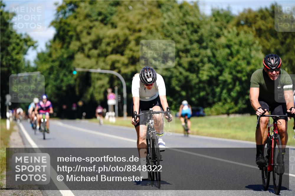 07.09.2025 - 19. Norderstedt Triathlon Michael Burmester http://msf.ph/oto/8848322 07.09.2025 13:12:53 Radfahren 316, 344, 354 meine-sportfotos.de