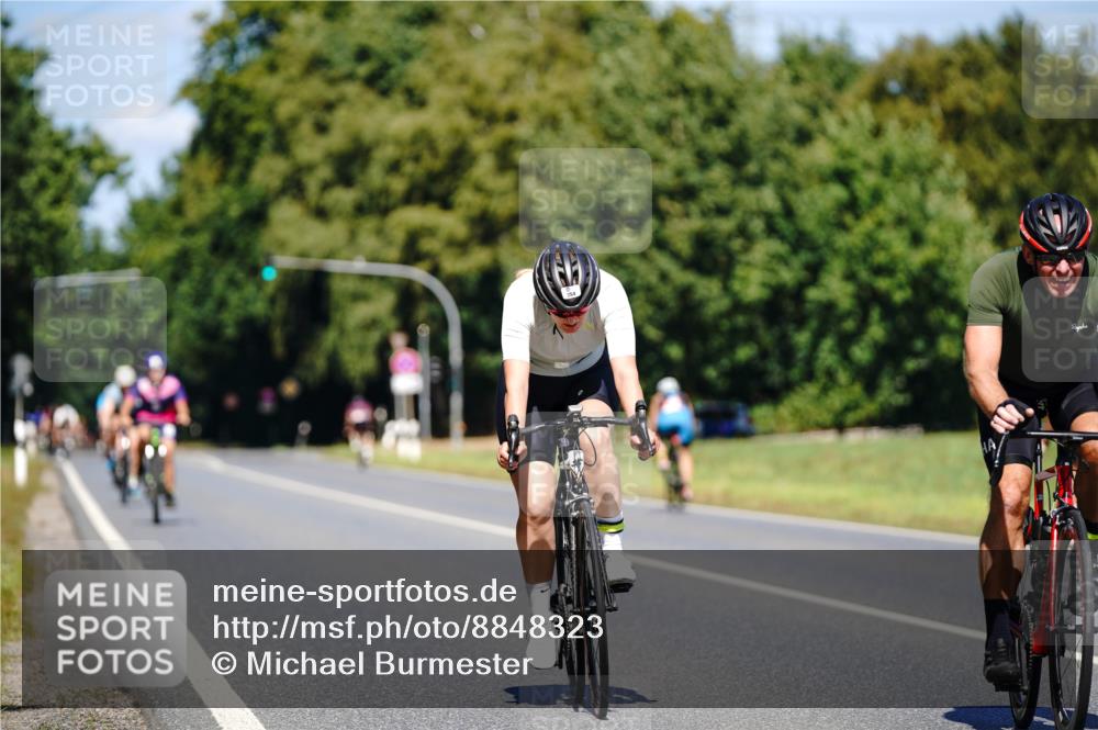 07.09.2025 - 19. Norderstedt Triathlon Michael Burmester http://msf.ph/oto/8848323 07.09.2025 13:12:53 Radfahren 316, 344, 354 meine-sportfotos.de