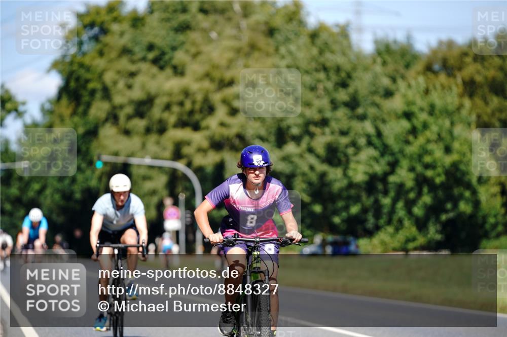 07.09.2025 - 19. Norderstedt Triathlon Michael Burmester http://msf.ph/oto/8848327 07.09.2025 13:12:58 Radfahren 322, 354, 790 meine-sportfotos.de