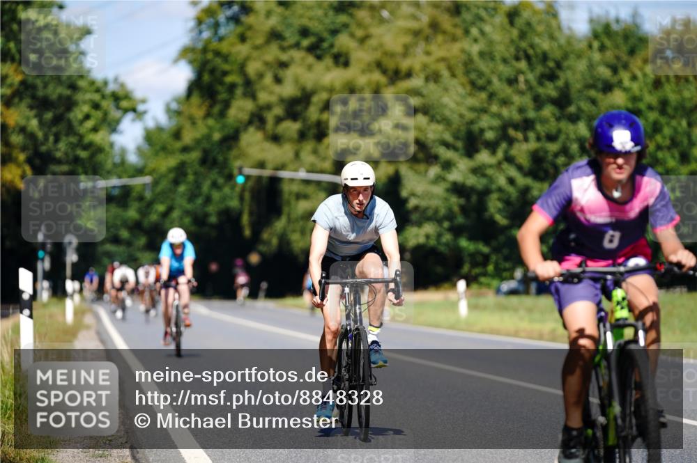 07.09.2025 - 19. Norderstedt Triathlon Michael Burmester http://msf.ph/oto/8848328 07.09.2025 13:12:59 Radfahren 322, 790 meine-sportfotos.de