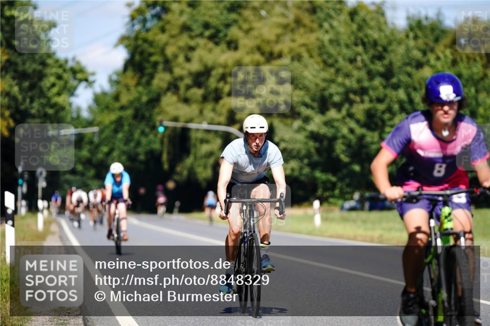 07.09.2025 - 19. Norderstedt Triathlon Michael Burmester http://msf.ph/oto/8848329 07.09.2025 13:12:59 Radfahren 322, 790 meine-sportfotos.de