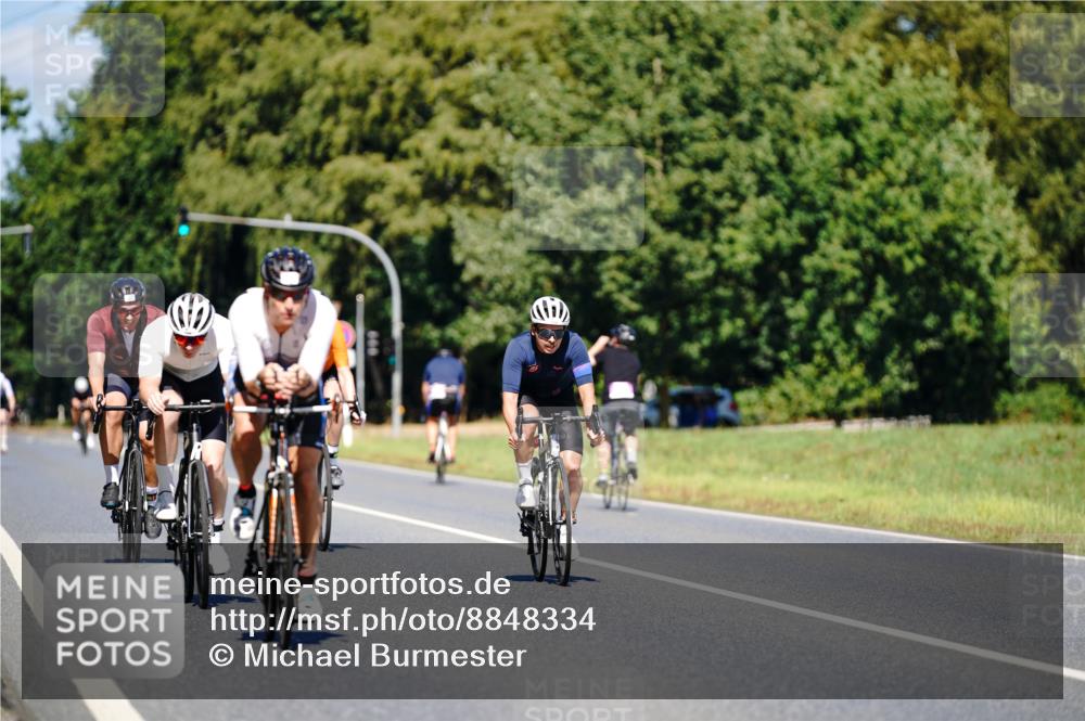 07.09.2025 - 19. Norderstedt Triathlon Michael Burmester http://msf.ph/oto/8848334 07.09.2025 13:13:07 Radfahren 241, 323, 328, 330, 347, 1354 meine-sportfotos.de