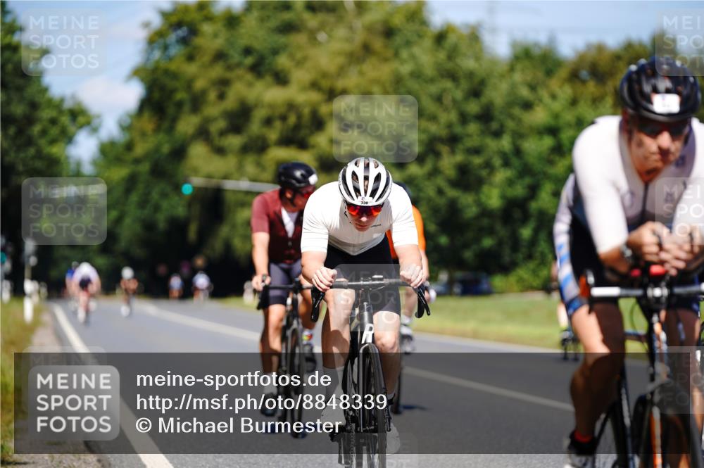 07.09.2025 - 19. Norderstedt Triathlon Michael Burmester http://msf.ph/oto/8848339 07.09.2025 13:13:08 Radfahren 241, 323, 328, 330, 347, 1354 meine-sportfotos.de