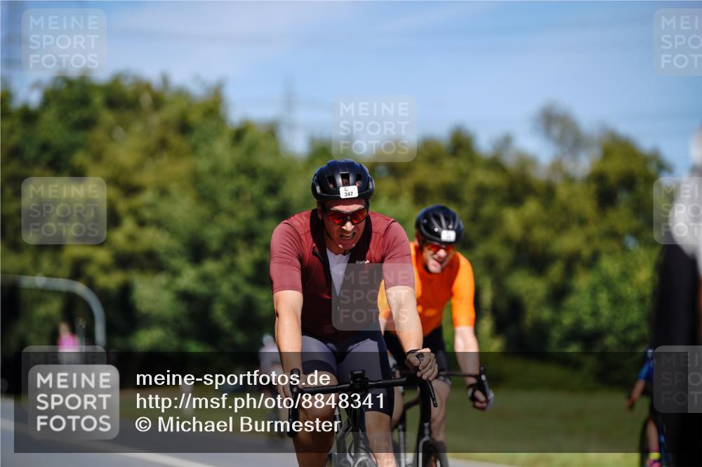 07.09.2025 - 19. Norderstedt Triathlon Michael Burmester http://msf.ph/oto/8848341 07.09.2025 13:13:09 Radfahren 241, 323, 330, 347, 1354 meine-sportfotos.de