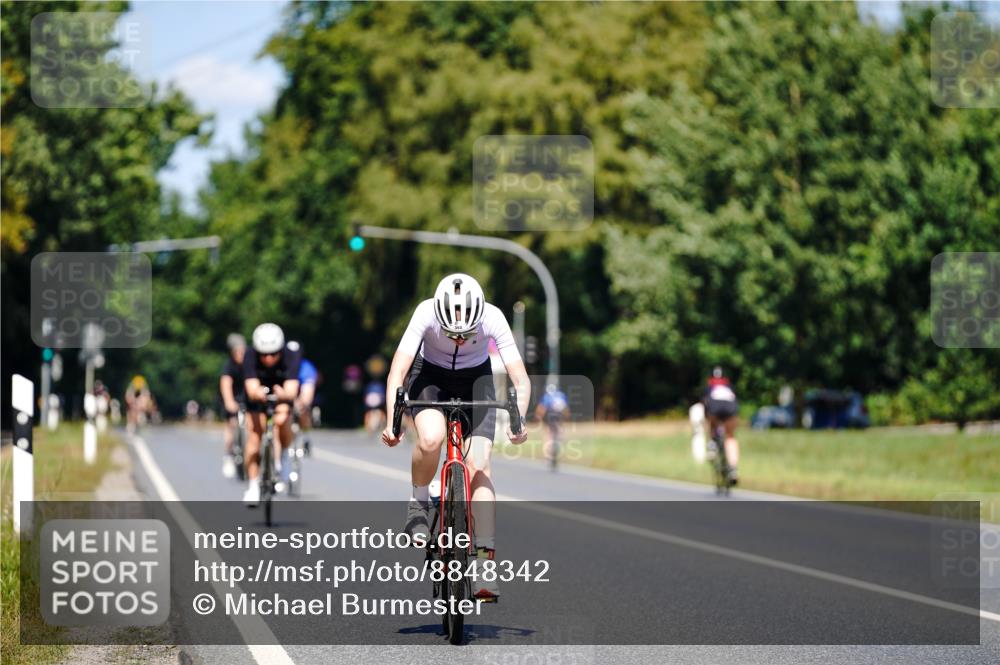 07.09.2025 - 19. Norderstedt Triathlon Michael Burmester http://msf.ph/oto/8848342 07.09.2025 13:13:16 Radfahren 353 meine-sportfotos.de