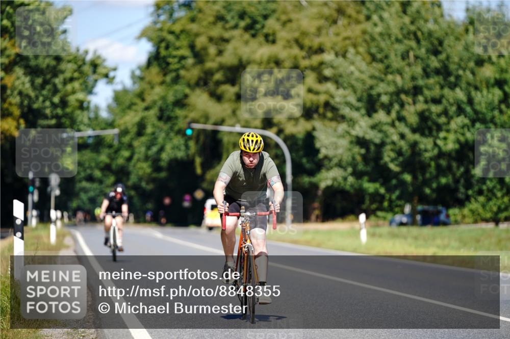07.09.2025 - 19. Norderstedt Triathlon Michael Burmester http://msf.ph/oto/8848355 07.09.2025 13:13:36 Radfahren 325 meine-sportfotos.de