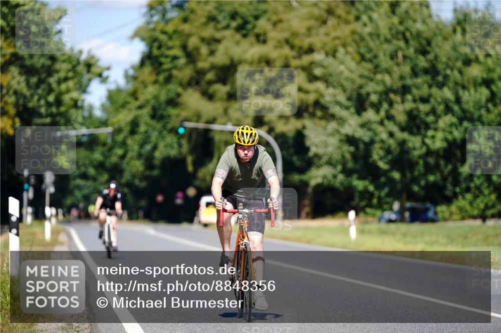 07.09.2025 - 19. Norderstedt Triathlon Michael Burmester http://msf.ph/oto/8848356 07.09.2025 13:13:36 Radfahren 325 meine-sportfotos.de