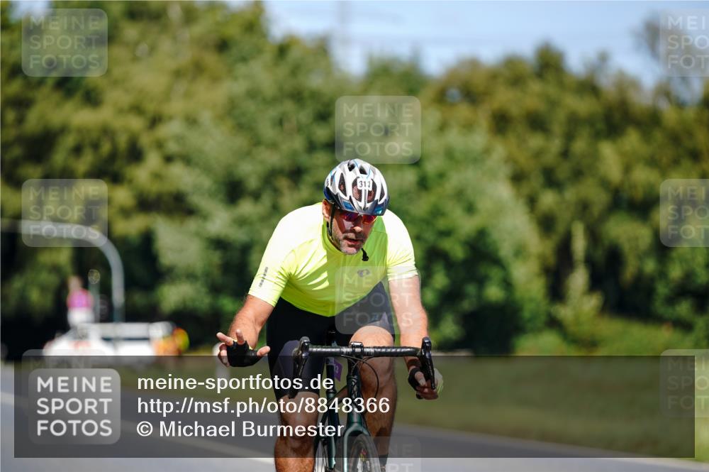 07.09.2025 - 19. Norderstedt Triathlon Michael Burmester http://msf.ph/oto/8848366 07.09.2025 13:14:08 Radfahren 313 meine-sportfotos.de